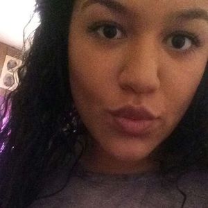 Meet your Posher, Dezaray